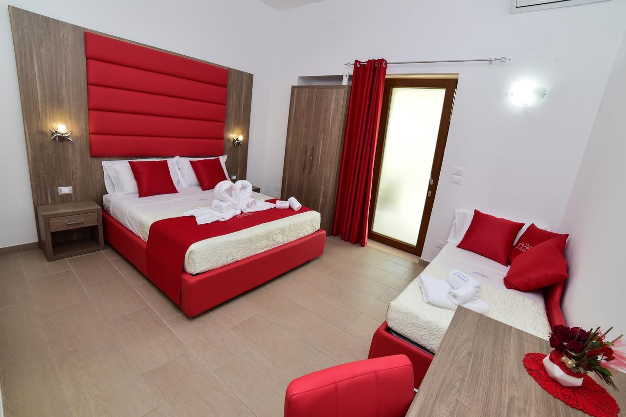 La Palazzina Bed & Breakfast Порто Чезарео Екстериор снимка